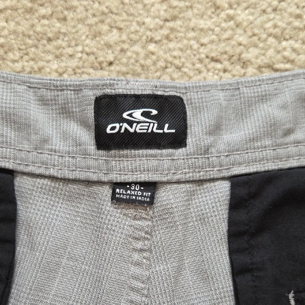 O'Neill Men's Gray Flat-Front Shorts - Picture 4 of 10